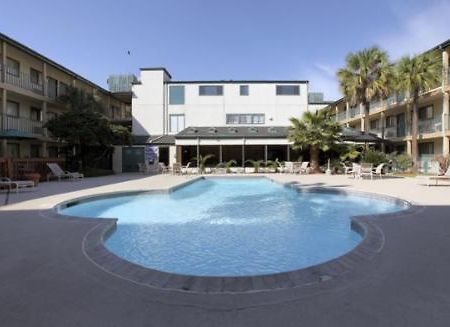 Amerihome Inn & Suites Houston Airport North Eksteriør billede